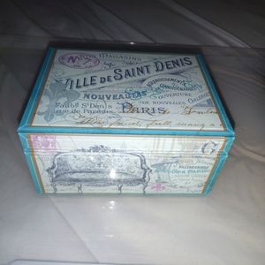 Notions jewlery box (Ville De saints